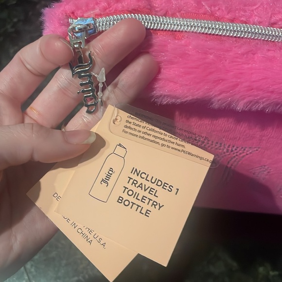 Juicy Couture Travel/Cosmetic Bag - Picture 5 of 5